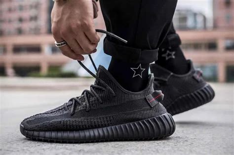 yeezy 350 black non reflective